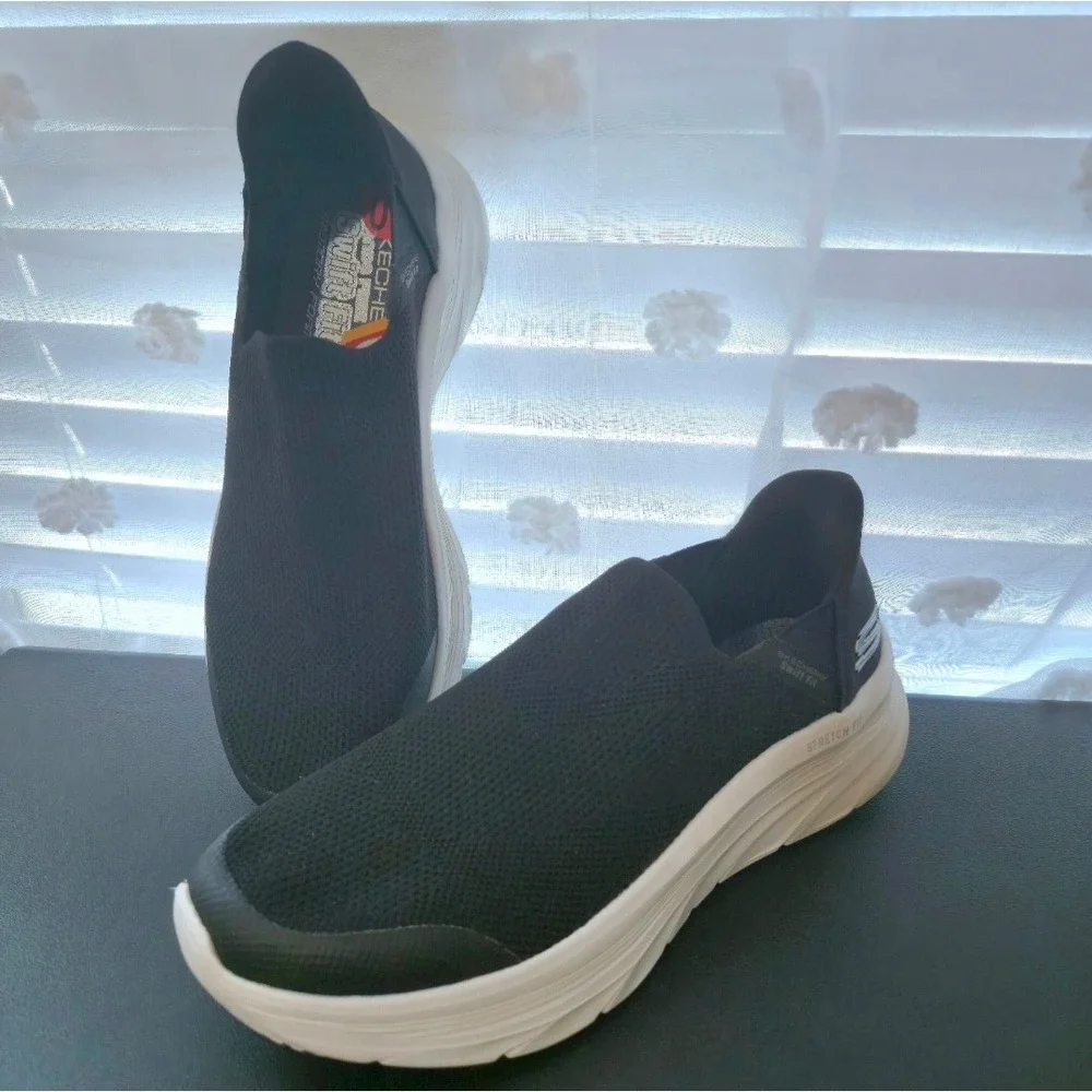 Skechers Hands Free Swift Fit Mens 10 Black White Memory Foam Sneakers Slip On